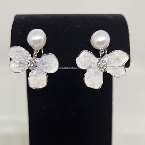 Crystal like Flowers with Pearl Stud Earrings - CLIP ON